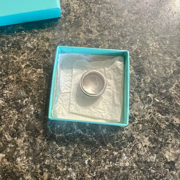 Tiffany & Co. ring - Picture 8 of 8